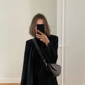 Meet your Posher, Cleo